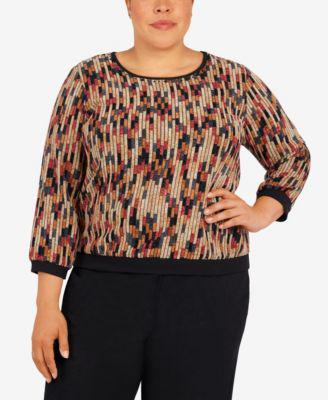 Plus Size Madacascar Texture Crewneck 3/4 Sleeve Top by ALFRED DUNNER