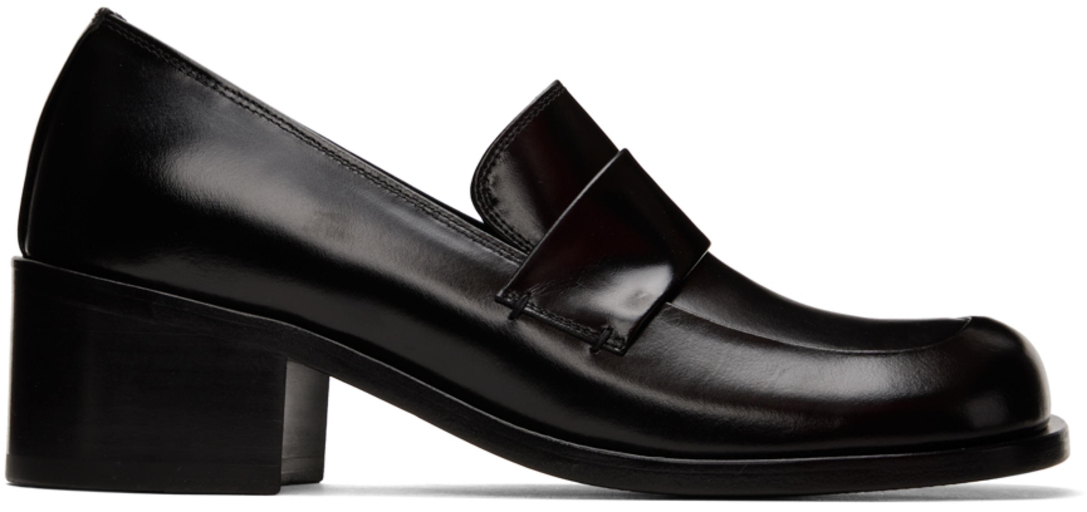 Black Round Penny Loafers by AMOMENTO