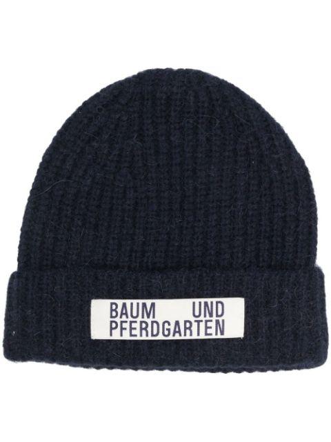 logo-patch knitted beanie by BAUM UND PFERDGARTEN