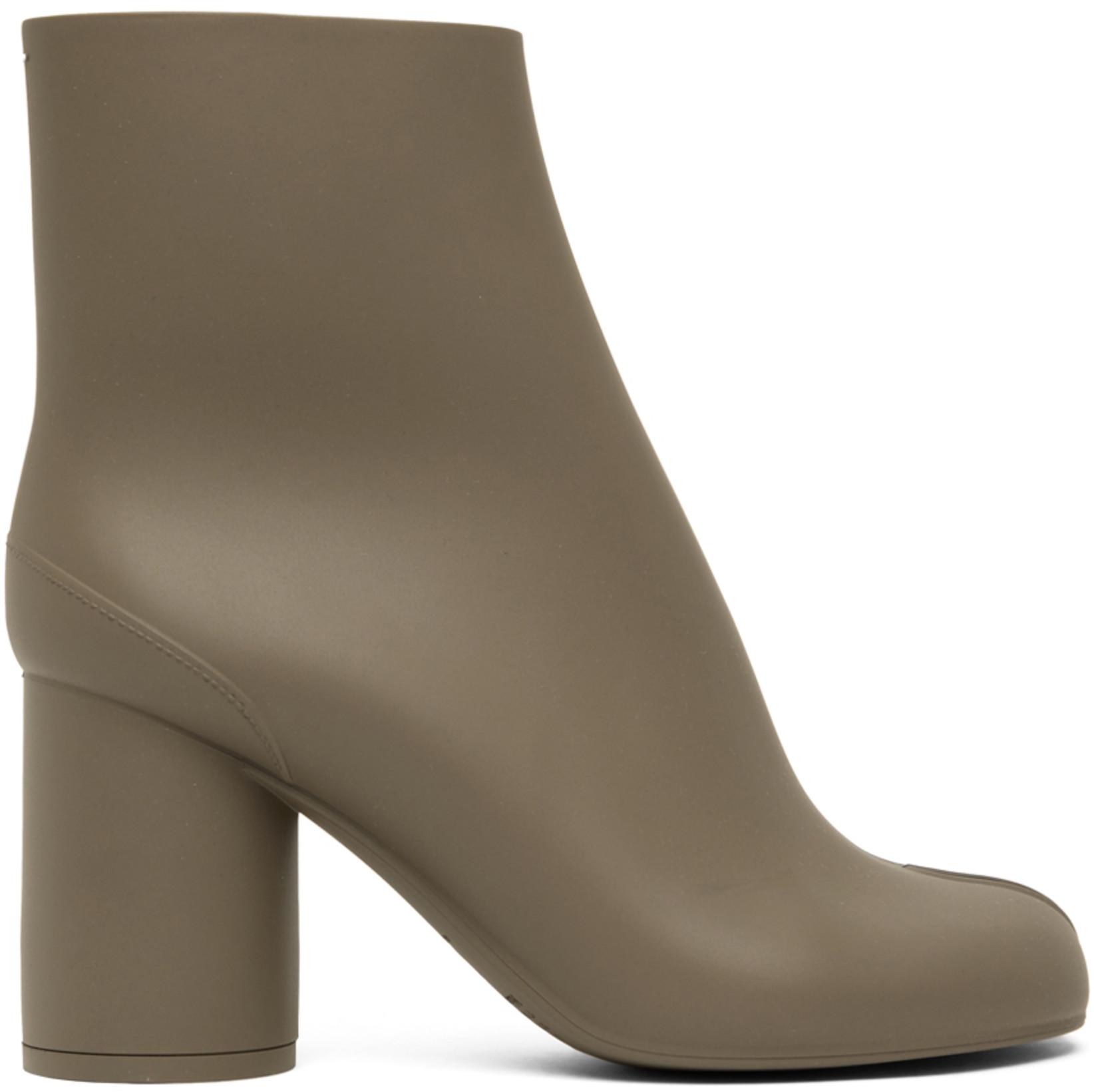Black Rubber Tabi Boots by MAISON 