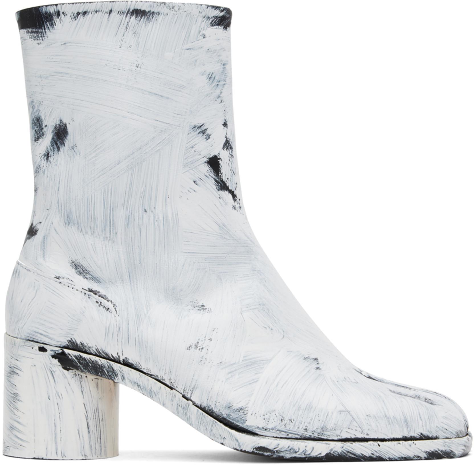 Painted Calfskin Tabi Boots by MAISON 