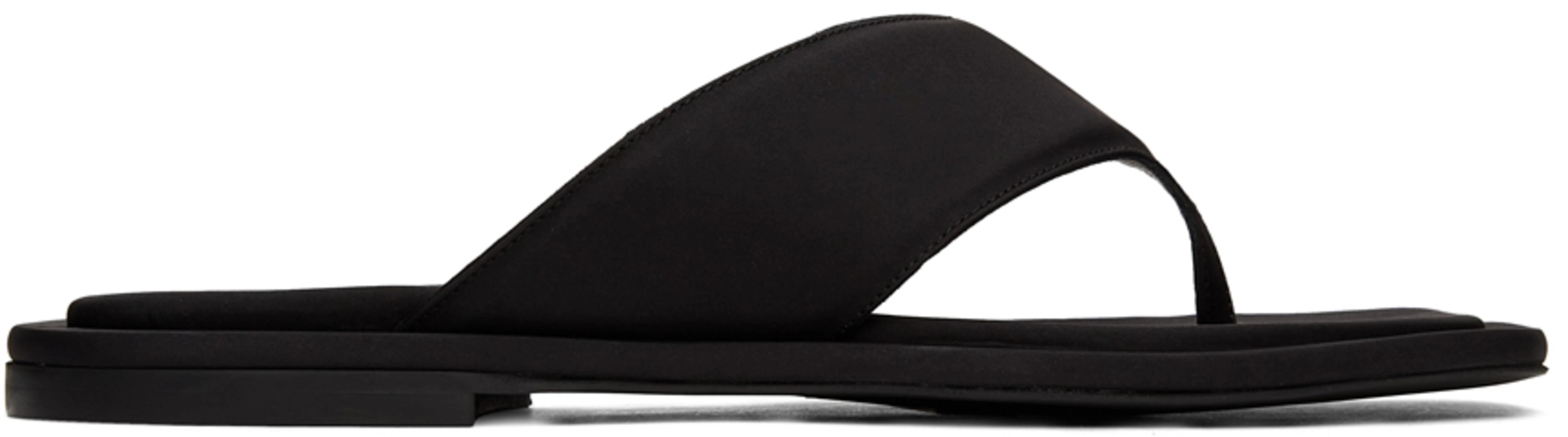 neous flat sandals