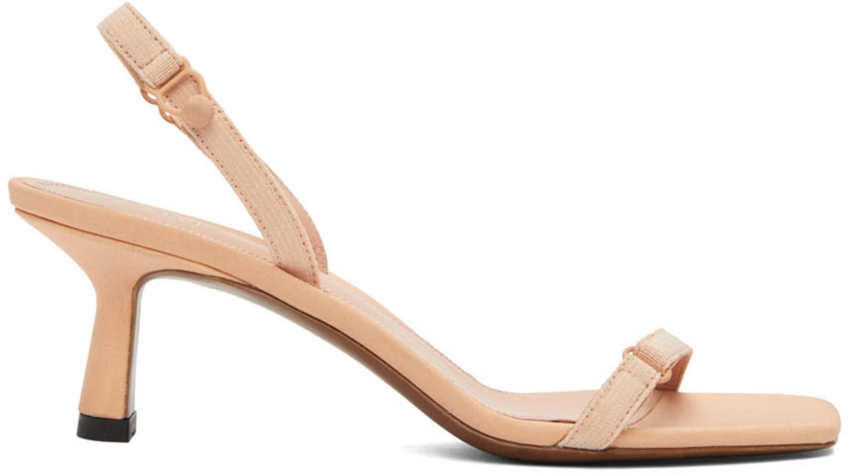 neous flat sandals