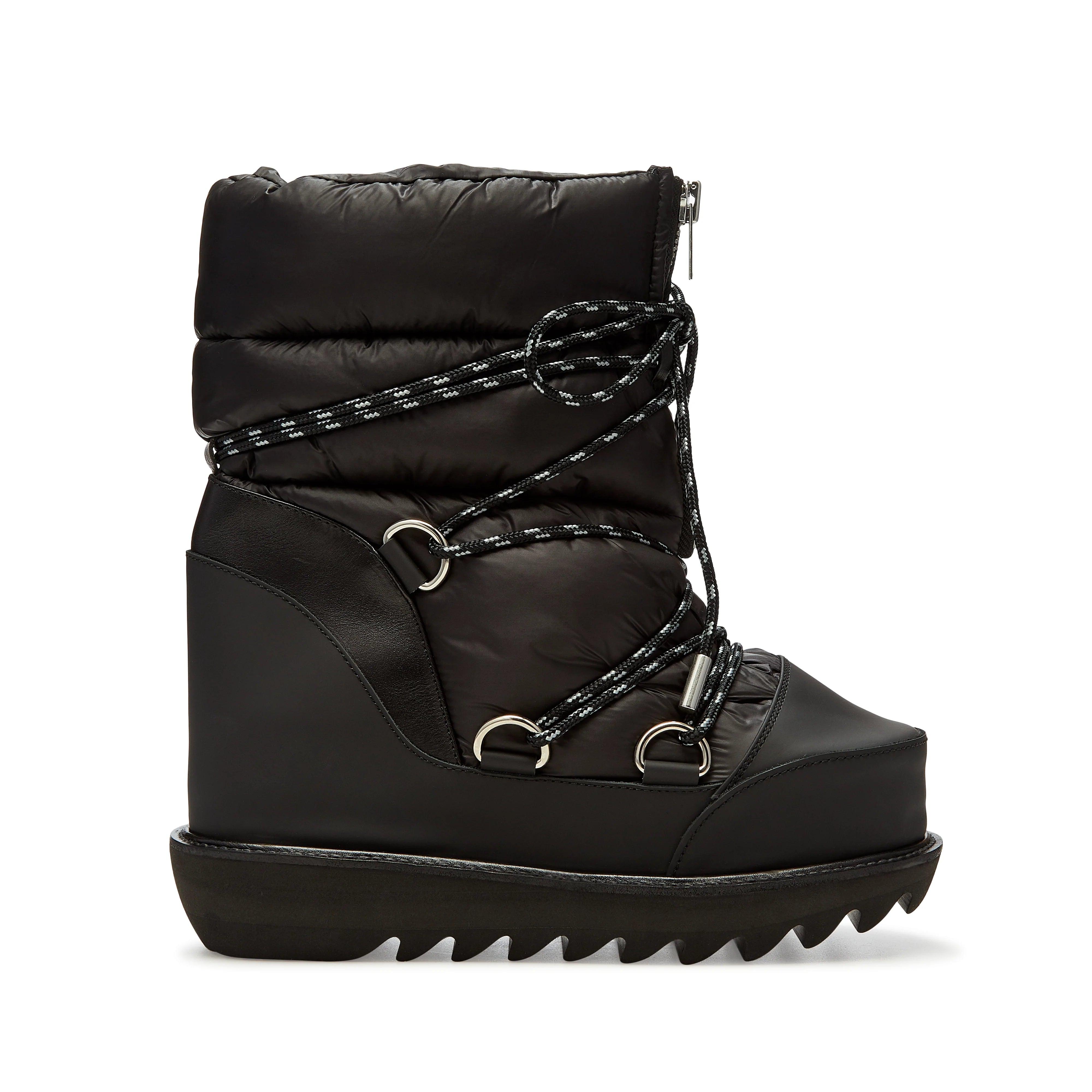 Sacai Women'S Black Snow Boots by SACAI 